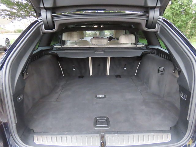 2019 BMW 5 SERIES - Photo 8