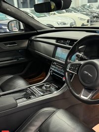 USED 2020 70 JAGUAR XF 2.0d Chequered Flag Sportbrake 5dr Diesel Auto Euro 6 (s/s) (180 ps) FULL & COMPLETE SERVICE HISTORY + PANORAMIC ROOF + FUJI WHITE!
