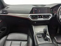 USED 2019 69 BMW 3 SERIES 2.0 320d M Sport Saloon 4dr Diesel Auto xDrive Euro 6 (s/s) (190 ps) 20'' ALLOY WHEELS , APPLE CARPLAY, SAT NAV ,CRUISE CONTROL , HEATED LEATHER SEATS ,DUAL CLIMATE CONTROL , FRONT AND REAR PARKING SENSORS , REAR CAMERA , SERVICE HISTORY