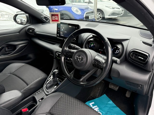 2022 TOYOTA YARIS 1.5 VVT-h Dynamic Hatchback 5dr Petrol Hybrid E-CVT Euro 6 (s/s) (116 ps) - Photo 5