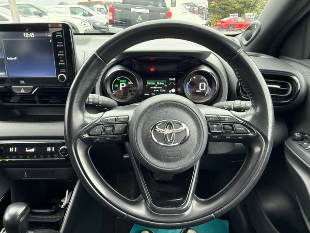 2022 TOYOTA YARIS 1.5 VVT-h Dynamic Hatchback 5dr Petrol Hybrid E-CVT Euro 6 (s/s) (116 ps) - Photo 6