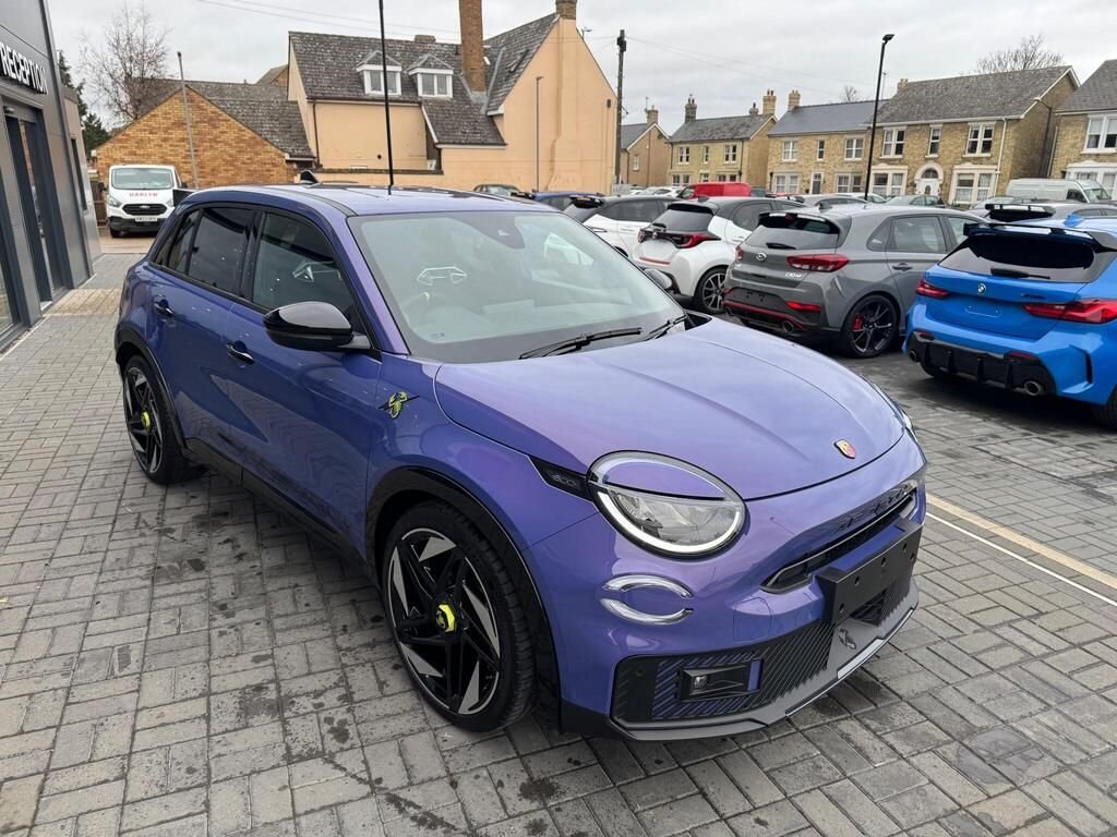 USED 2025 25 ABARTH 600e 54kWh SUV 5dr Electric Auto (240 ps) SABELT SEATS|HEATED WINDSCREEN