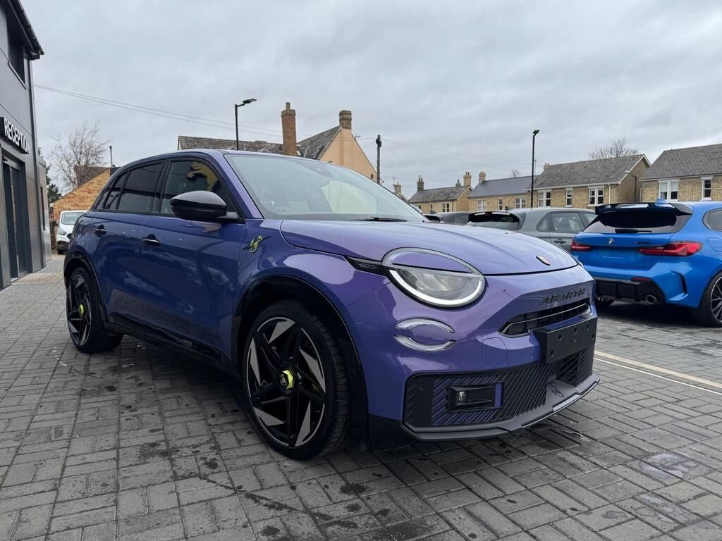 USED 2025 25 ABARTH 600e 54kWh SUV 5dr Electric Auto (240 ps) SABELT SEATS|HEATED WINDSCREEN