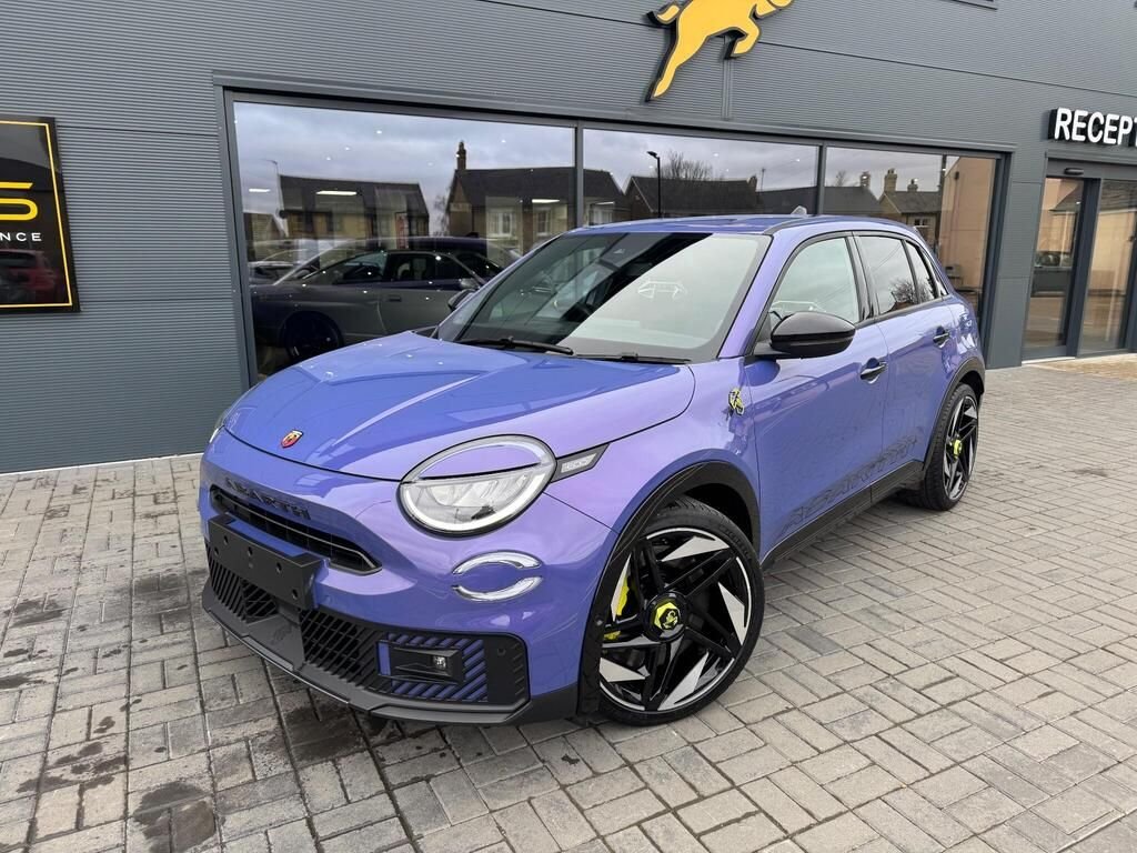 USED 2025 25 ABARTH 600e 54kWh SUV 5dr Electric Auto (240 ps) SABELT SEATS|HEATED WINDSCREEN
