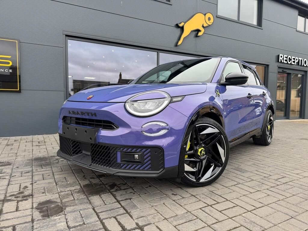 USED 2025 25 ABARTH 600e 54kWh SUV 5dr Electric Auto (240 ps) SABELT SEATS|HEATED WINDSCREEN