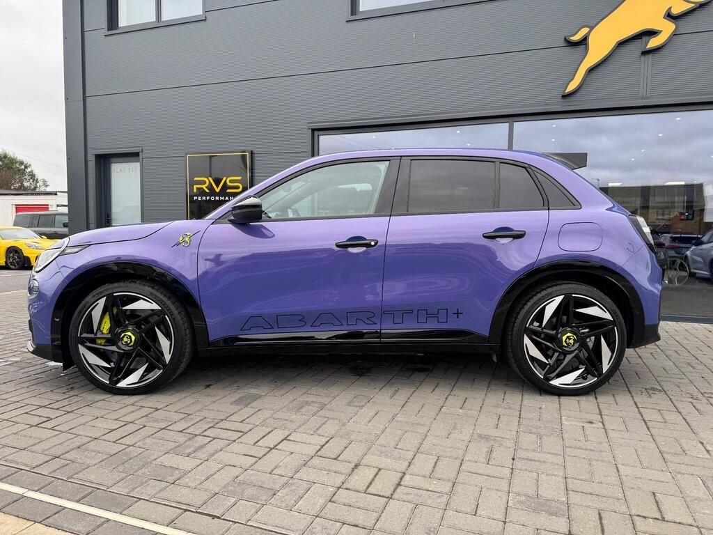 USED 2025 25 ABARTH 600e 54kWh SUV 5dr Electric Auto (240 ps) SABELT SEATS|HEATED WINDSCREEN
