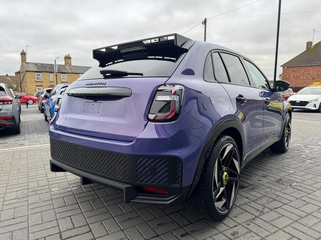 USED 2025 25 ABARTH 600e 54kWh SUV 5dr Electric Auto (240 ps) SABELT SEATS|HEATED WINDSCREEN
