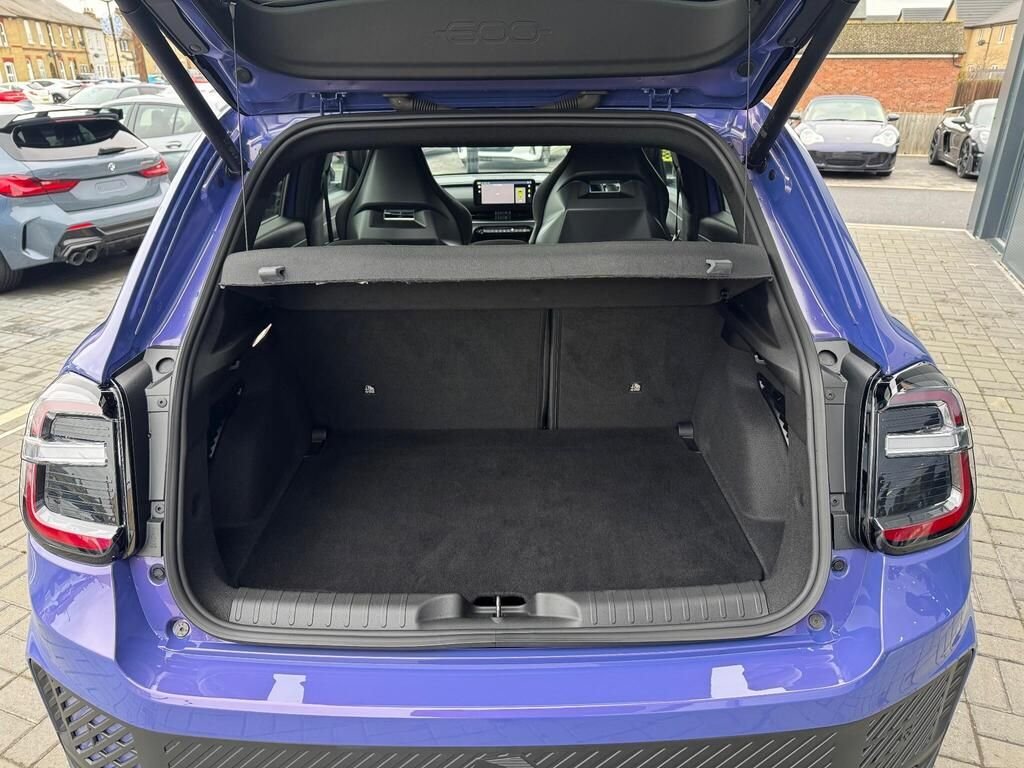 USED 2025 25 ABARTH 600e 54kWh SUV 5dr Electric Auto (240 ps) SABELT SEATS|HEATED WINDSCREEN