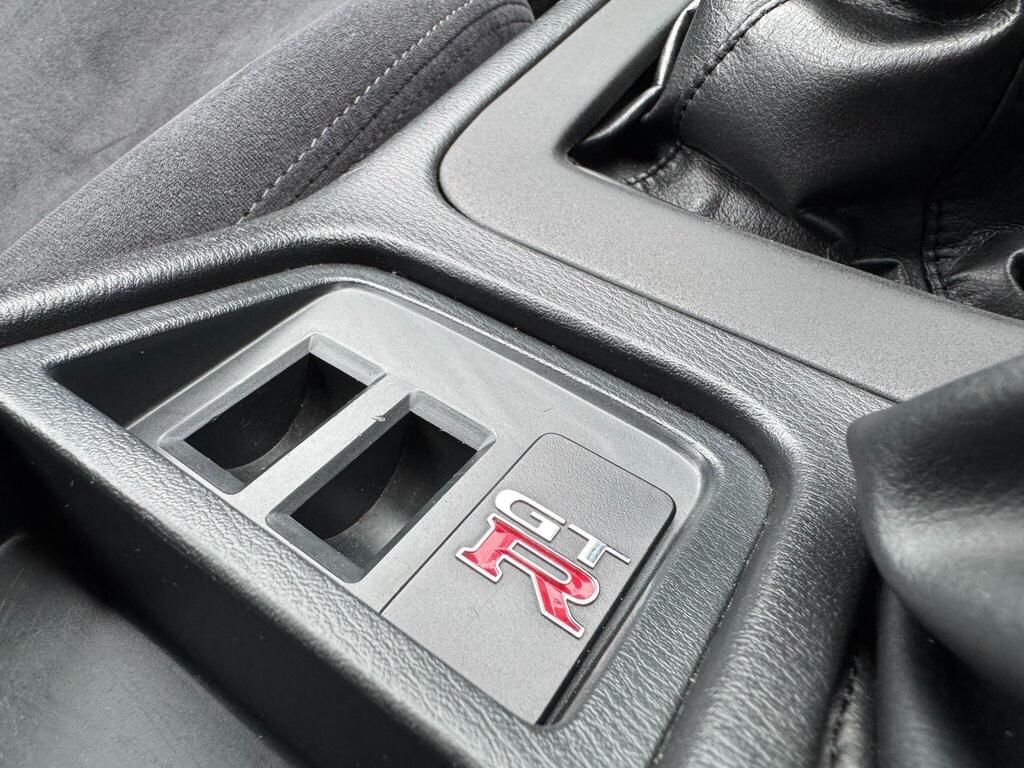USED 2000 P NISSAN SKYLINE GT-R V SPEC 2.6L Saloon