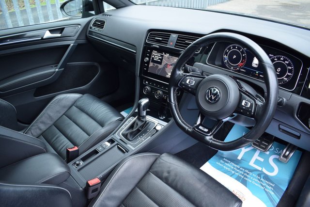 2020 VOLKSWAGEN GOLF - Photo 2