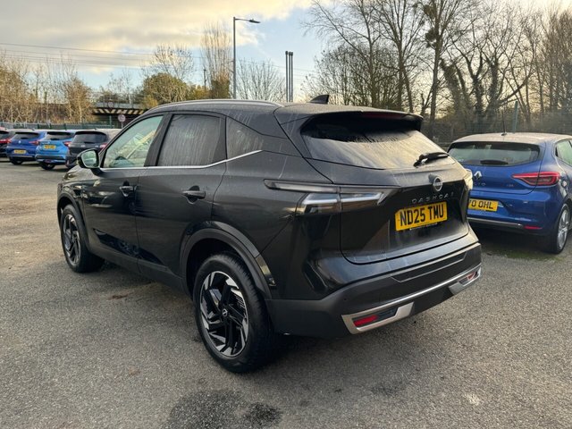 2025 Nissan Qashqai 1.3L N-Connecta 5dr - Photo 2