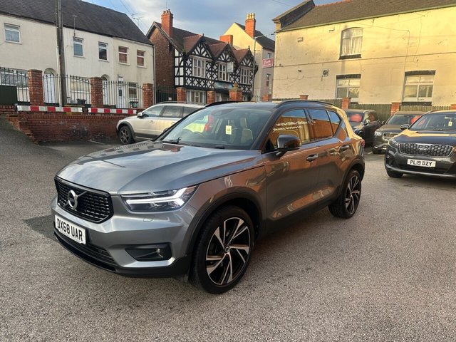 View our VOLVO XC40