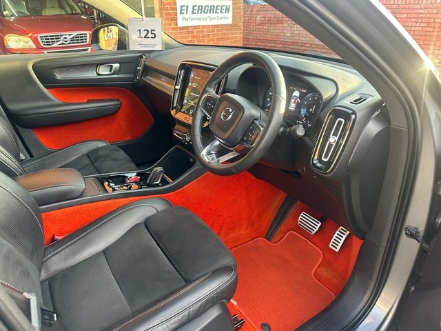 View our VOLVO XC40