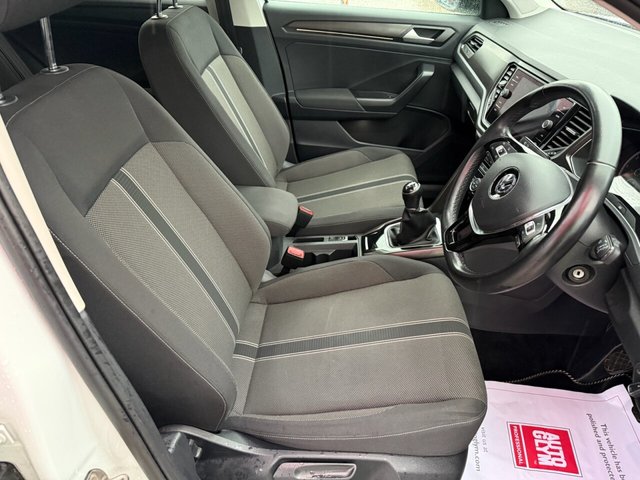 2020 VOLKSWAGEN T-ROC 1.0 TSI Design SUV 5dr Petrol Manual Euro 6 (s/s) (110 ps) - Photo 10