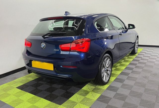 2017 BMW 1 SERIES - Photo 2