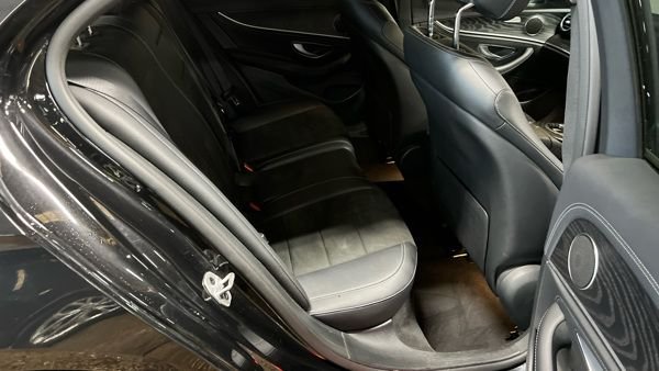 2019 Mercedes-Benz E-CLASS - Photo 7