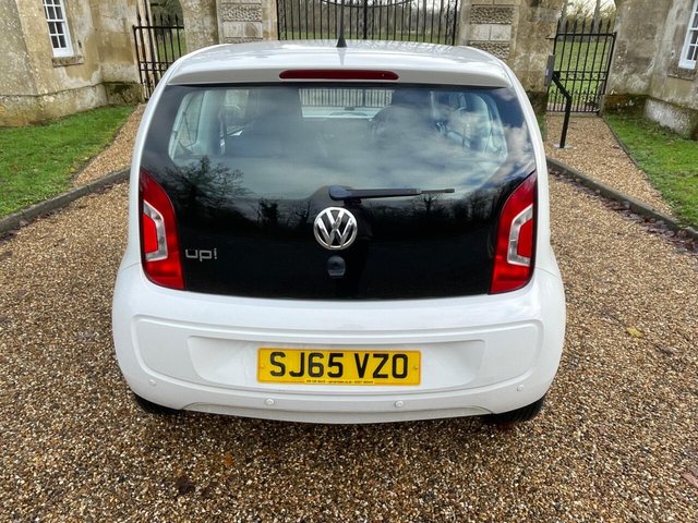 2015 VOLKSWAGEN UP! 1.0 Move up! ASG Euro 6 3dr - Photo 4