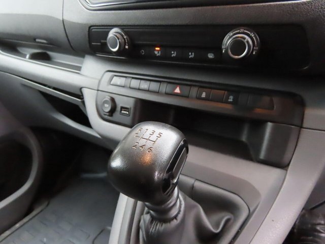 2021 VAUXHALL VIVARO - Photo 11