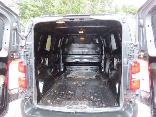 2021 VAUXHALL VIVARO - Photo 7