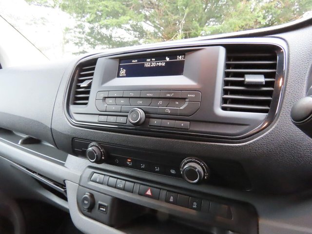 2021 VAUXHALL VIVARO - Photo 10