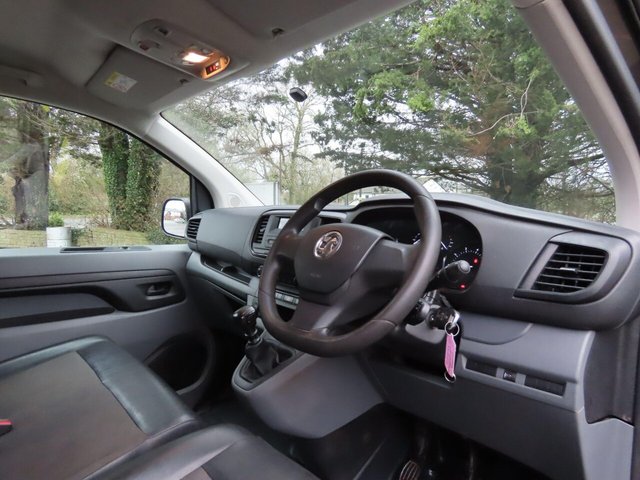 2021 VAUXHALL VIVARO - Photo 8