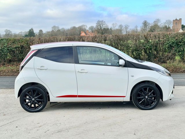 2017 Toyota Aygo 1L X-Press 5dr - Photo 8