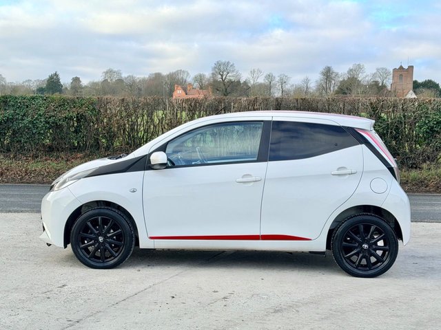 2017 Toyota Aygo 1L X-Press 5dr - Photo 9