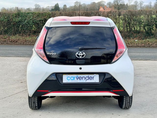 2017 Toyota Aygo 1L X-Press 5dr - Photo 11