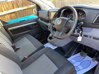USED 2021 71 VAUXHALL VIVARO 2.0 Turbo D 3100 Sportive Crew Van Double Cab 5dr Diesel Auto L2 H1 Euro 6 (s/s) (120 ps) 6 seats-p sensors-air con- auto