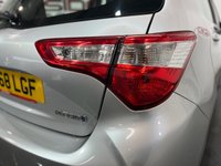 USED 2018 68 TOYOTA YARIS 1.5 VVT-h Icon Tech Hatchback 5dr Petrol Hybrid E-CVT Euro 6 (s/s) (100 ps) 2 keys, reverse camera, NAV, cruise