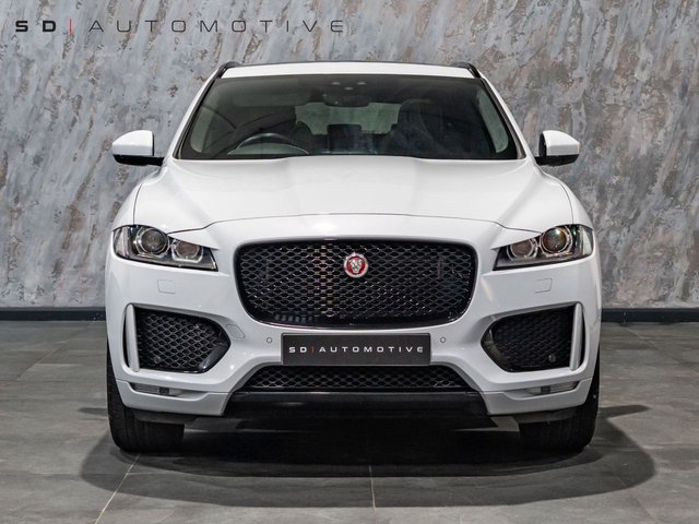 2019 Jaguar F-Pace 2L Chequered Flag 5dr - Photo 2