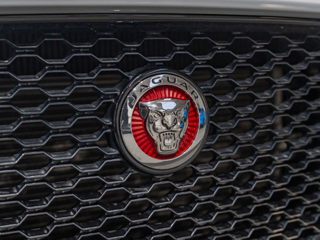 2019 Jaguar F-Pace 2L Chequered Flag 5dr - Photo 4