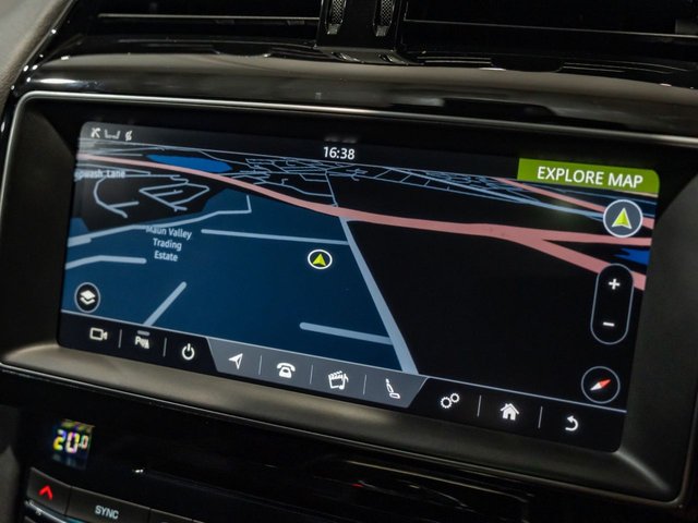 2019 Jaguar F-Pace 2L Chequered Flag 5dr - Photo 8