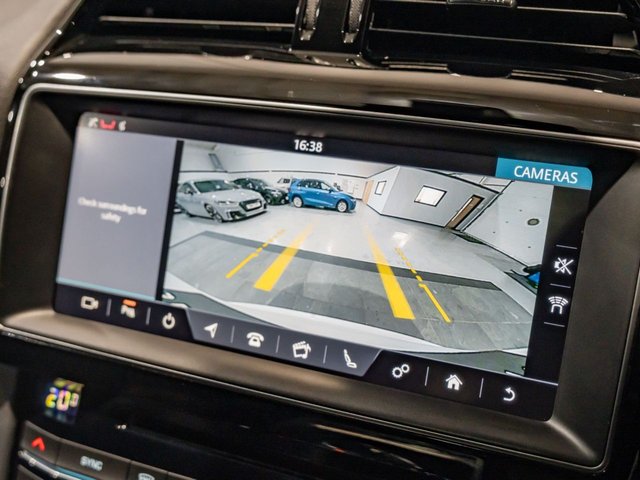 2019 Jaguar F-Pace 2L Chequered Flag 5dr - Photo 10