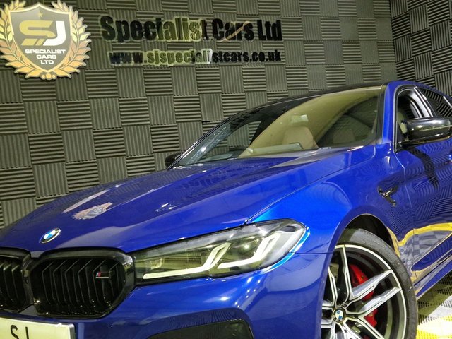 2022 BMW M5 - Photo 8