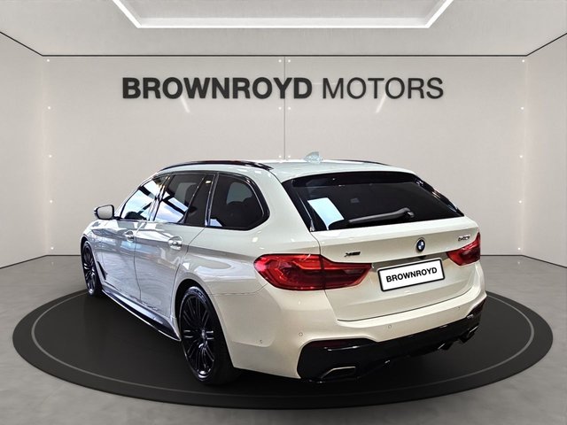 2018 BMW 5 Series 3L M Sport 5dr - Photo 9