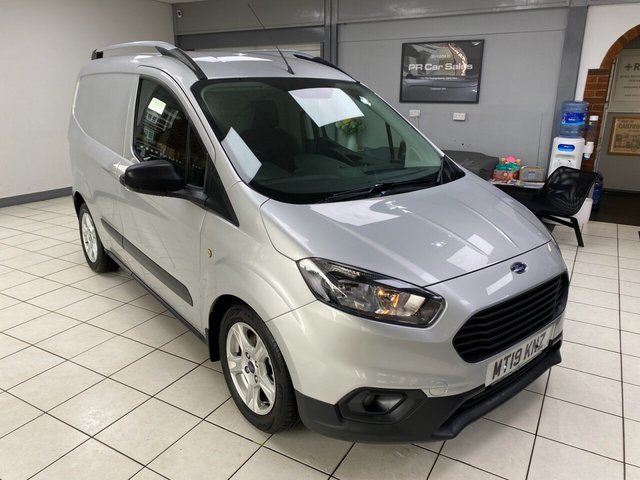 FORD TRANSIT COURIER 1.5 TDCi Trend Panel Van 5dr Diesel Manual L1 Euro 6 (100 ps) - Photo 5