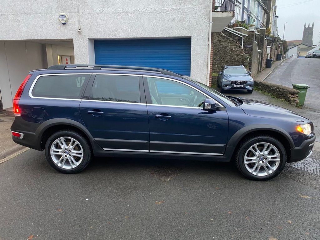USED 2013 13 VOLVO XC70 2.4 D4 SE Lux Estate 5dr Diesel Geartronic AWD Euro 5 (163 ps) DAB SAT NAV WINTER PACK