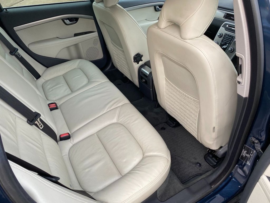 USED 2013 13 VOLVO XC70 2.4 D4 SE Lux Estate 5dr Diesel Geartronic AWD Euro 5 (163 ps) DAB SAT NAV WINTER PACK