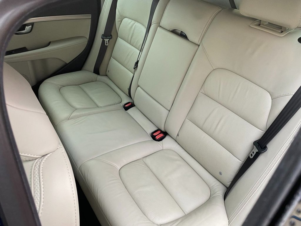 USED 2013 13 VOLVO XC70 2.4 D4 SE Lux Estate 5dr Diesel Geartronic AWD Euro 5 (163 ps) DAB SAT NAV WINTER PACK