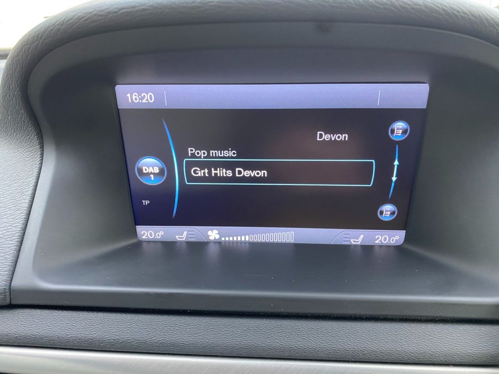 USED 2013 13 VOLVO XC70 2.4 D4 SE Lux Estate 5dr Diesel Geartronic AWD Euro 5 (163 ps) DAB SAT NAV WINTER PACK