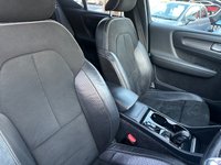 USED 2018 68 VOLVO XC40 2.0 D3 R-Design SUV 5dr Diesel Auto Euro 6 (s/s) (150 ps) DAYTIME RUNNING LIGHTS+ PRIVACY GLASS+ PART LEATHER TRIM+ CRUISE CONTROL+ START/STOP+ KEYLESS+ SAT NAV+ DAB+ DUAL CLIMATE CONTROL+ 18 INCH ALLOY WHEELS+