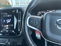 USED 2018 68 VOLVO XC40 2.0 D3 R-Design SUV 5dr Diesel Auto Euro 6 (s/s) (150 ps) DAYTIME RUNNING LIGHTS+ PRIVACY GLASS+ PART LEATHER TRIM+ CRUISE CONTROL+ START/STOP+ KEYLESS+ SAT NAV+ DAB+ DUAL CLIMATE CONTROL+ 18 INCH ALLOY WHEELS+