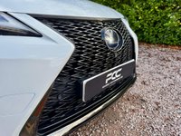 USED 2019 69 LEXUS UX 2.0 250h F Sport SUV 5dr Petrol Hybrid E-CVT E-FOUR Euro 6 (s/s) (184 ps) Award Winning Used Car Dealer Essex