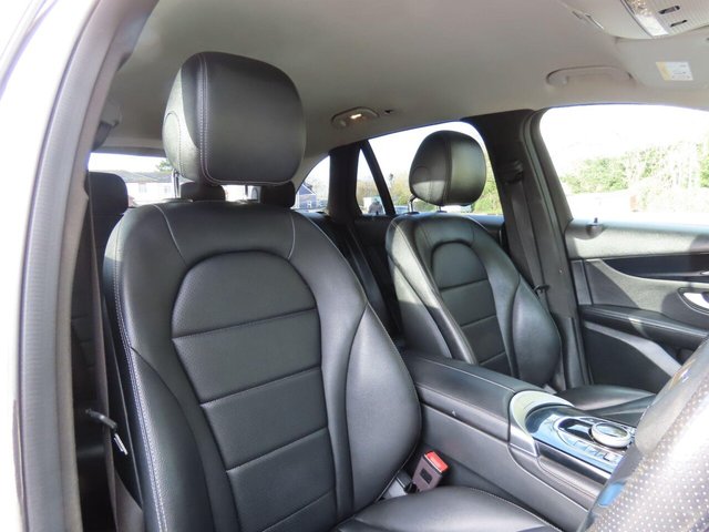 2019 Mercedes-Benz GLC - Photo 9