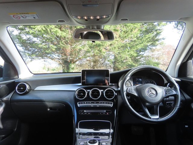 2019 Mercedes-Benz GLC - Photo 8