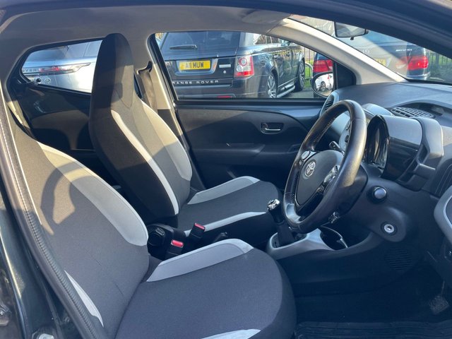 2017 TOYOTA AYGO - Photo 10