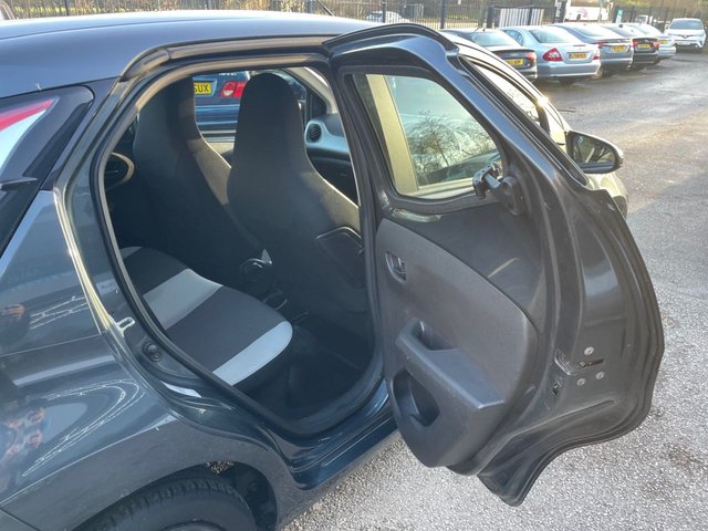 2017 TOYOTA AYGO - Photo 11