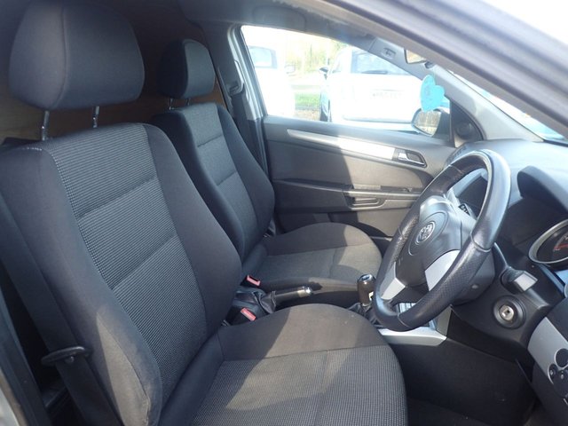 2007 VAUXHALL ASTRA VAN 1.9 CDTi 16v Sportive Car Derived Van 3dr Diesel Manual (157 g/km, 118 bhp) - Photo 6