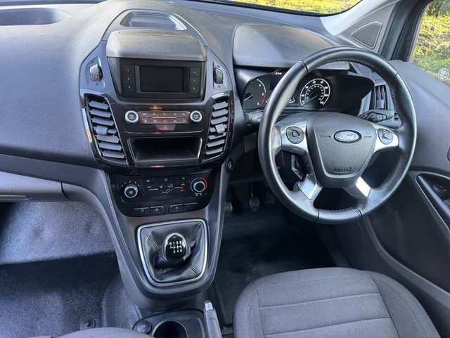 2021 Ford Transit Connect 1.5L Limited 5dr - Photo 6